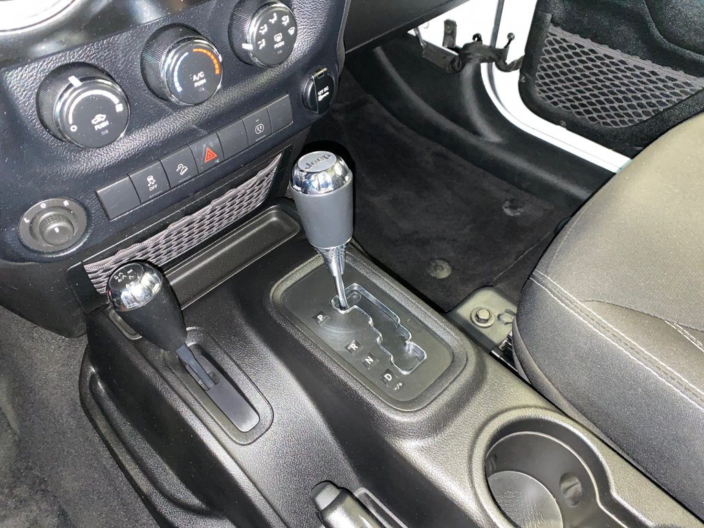 Triple Seven Chrysler 2014 Jeep Wrangler Unl. Sahara Bluetooth