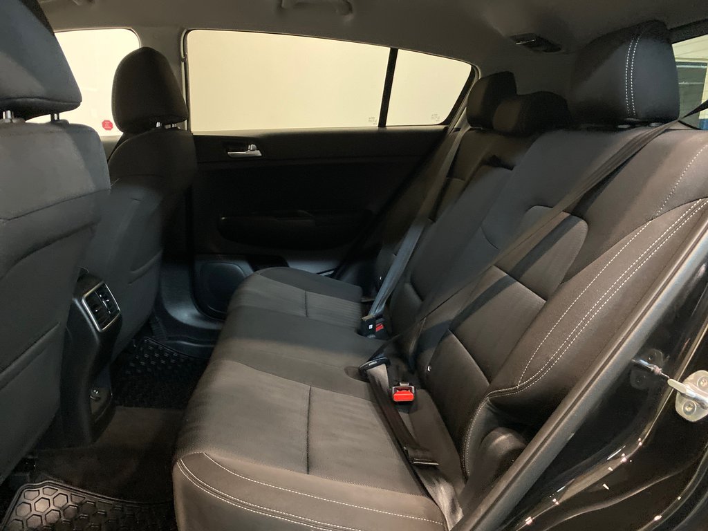 Triple Seven Chrysler 2017 Kia Sportage LX, AWD, Rear Cam, Heated