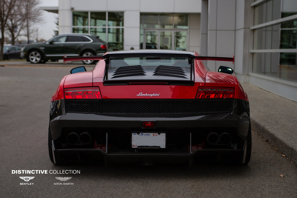 Distinctive Collection Bentley Aston Martin 2012