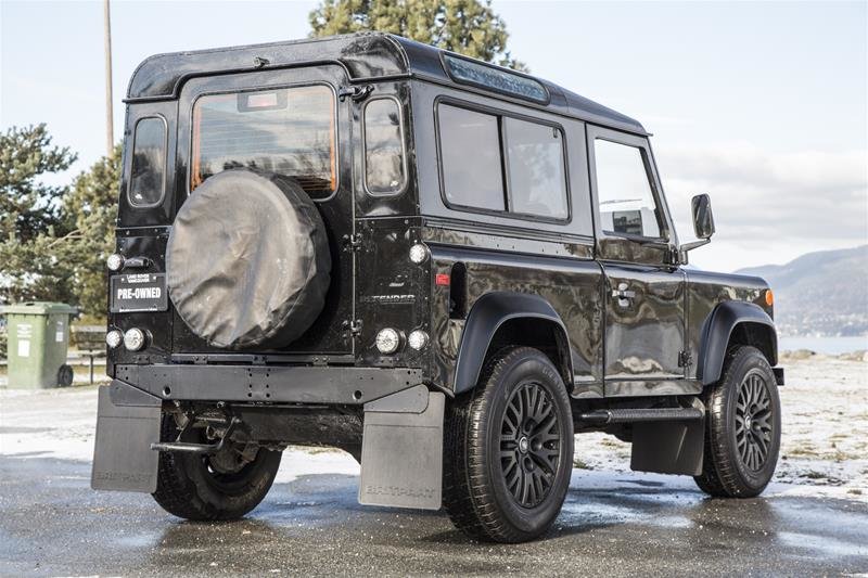 Aston Martin Vancouver | 1995 Land Rover Defender 90 | #UM1808