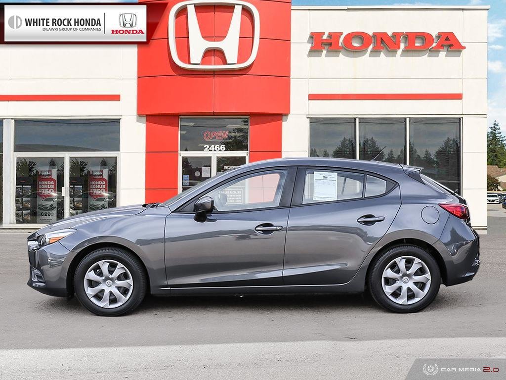 mazda 3 2017 pearl white