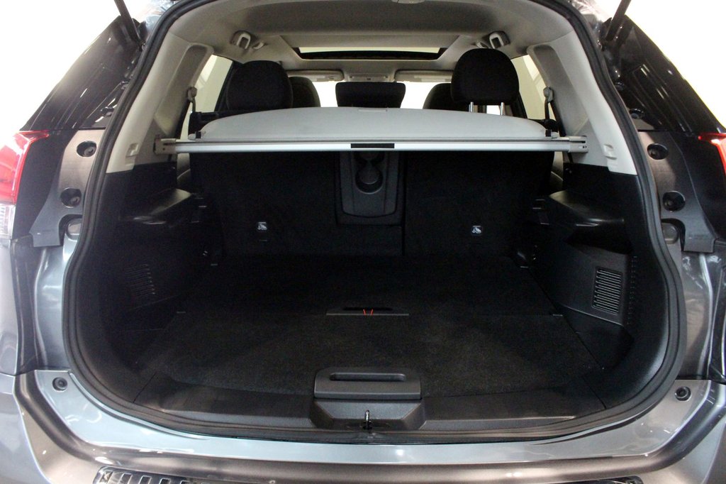 Regina Honda | 2019 Nissan Rogue SV AWD CVT Moonroof, Rear View Camera