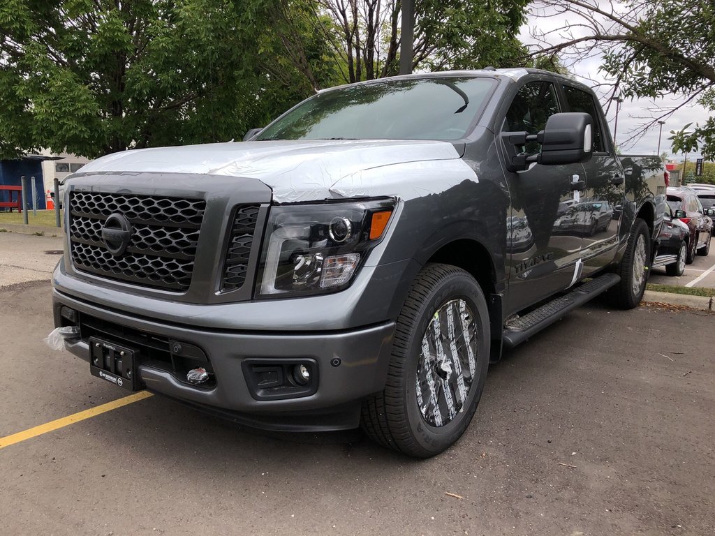 401 Dixie Nissan in Mississauga | 2019 Nissan Titan Crew Cab SV