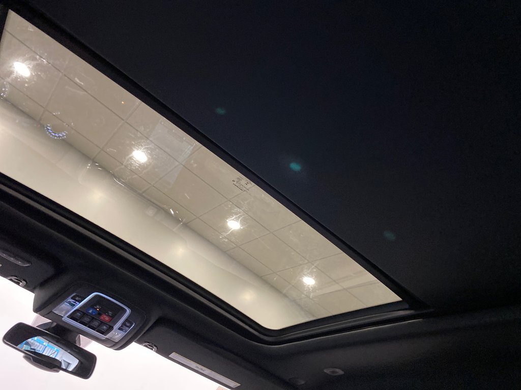 Triple Seven Chrysler 2020 Ram 1500 SPORT Panorama Sunroof, Pwr