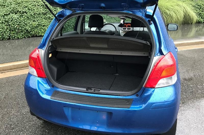 North Vancouver Nissan | 2009 Toyota Yaris 4-door Sedan 4A