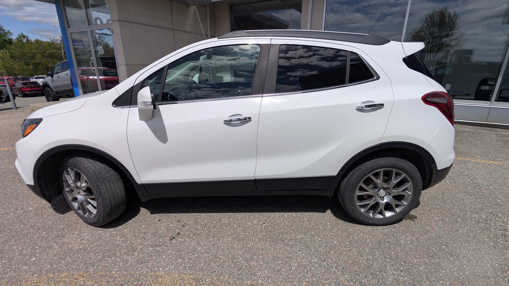 Buick Encore Sport Touring 2017 à Magog, Québec - 2 - w1024h768px