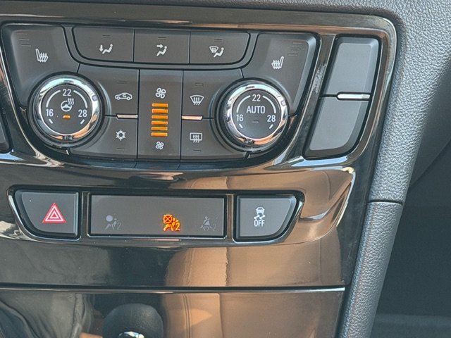 2018 Buick Encore Essence in Magog, Quebec - 16 - w1024h768px