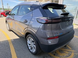 2022 Chevrolet Bolt EUV LT in Magog, Quebec - 2 - w1024h768px
