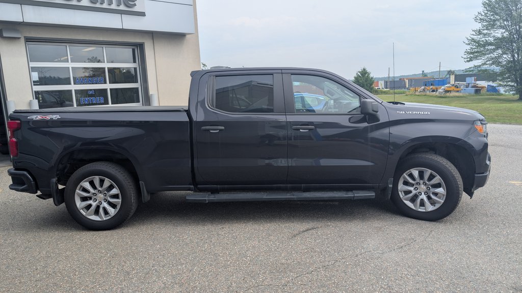 Chevrolet Silverado 1500 Custom 2022 à Magog, Québec - 6 - w1024h768px