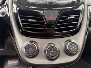 2019 Chevrolet Spark LT in Magog, Quebec - 12 - w1024h768px
