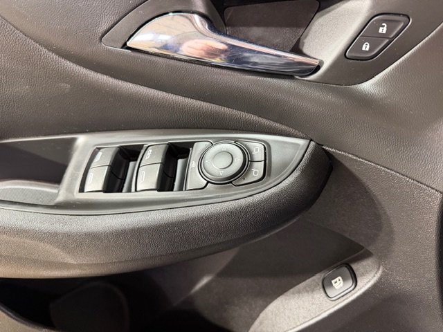 2019 Chevrolet Volt LT in Magog, Quebec - 19 - w1024h768px