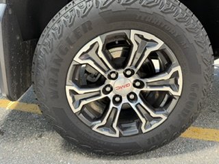 2023 GMC Canyon AT4 in Magog, Quebec - 17 - w1024h768px