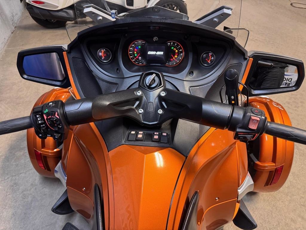 2014 Autre SPYDER RT-S SE6 RT in Charlemagne, Quebec - 7 - w1024h768px