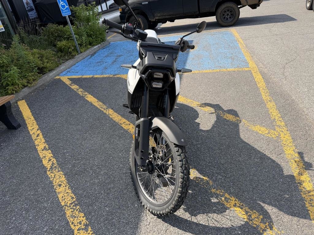 Can-Am ORIGIN Electrique  2025 à Charlemagne, Québec - 6 - w1024h768px