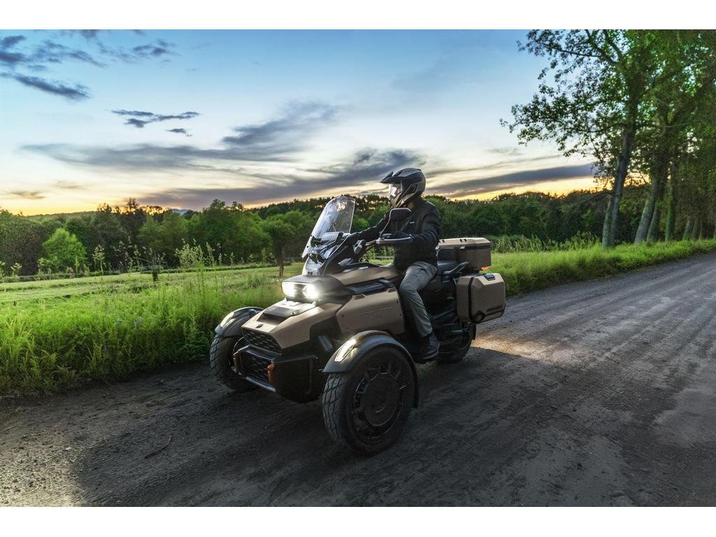 Can-Am CANYON REDROCK SPYDER  2027 à Charlemagne, Québec - 3 - w1024h768px