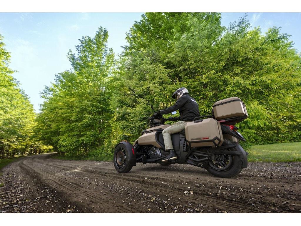 Can-Am CANYON REDROCK SPYDER  2027 à Charlemagne, Québec - 5 - w1024h768px