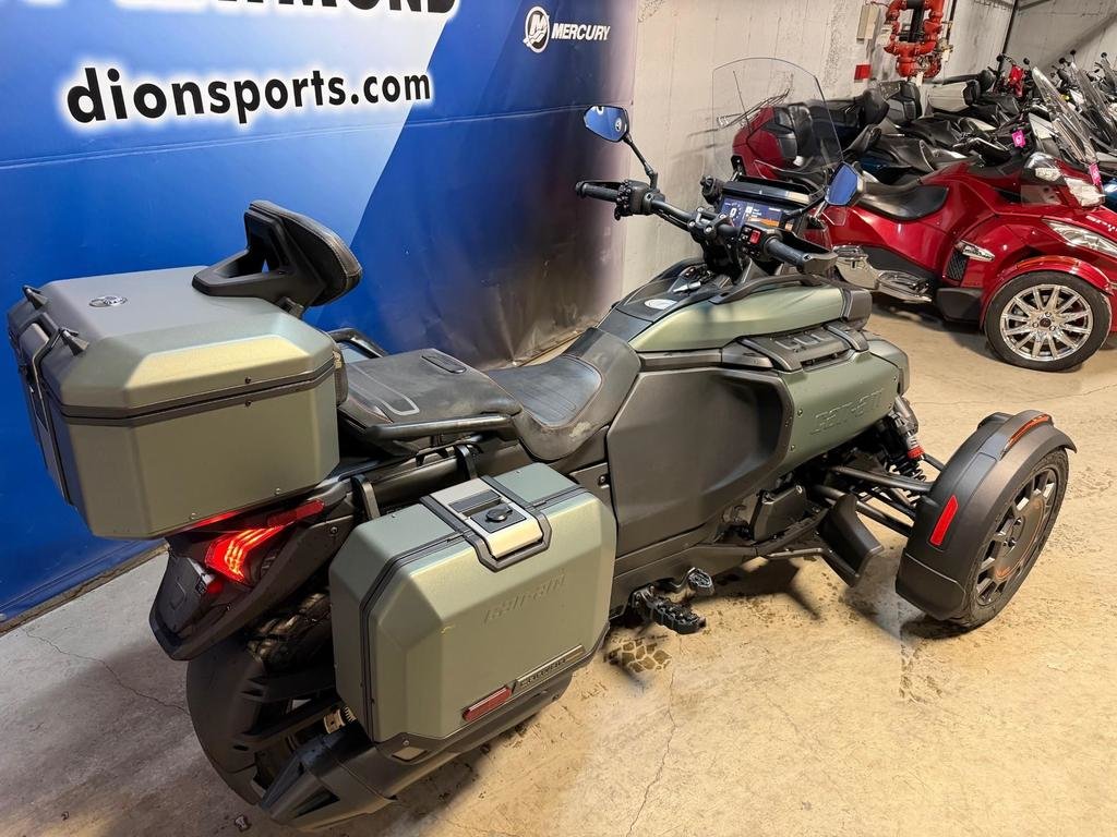 Can-Am CANYON REDROCK  2025 à Charlemagne, Québec - 6 - w1024h768px