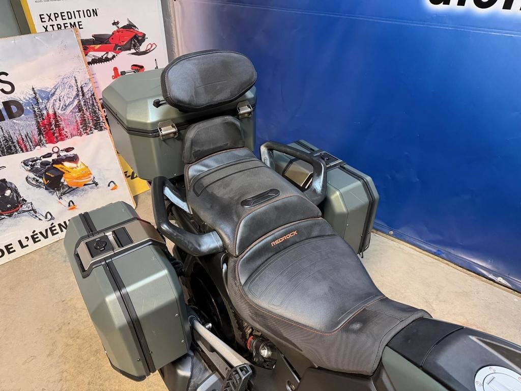 Can-Am CANYON REDROCK  2025 à Charlemagne, Québec - 5 - w1024h768px