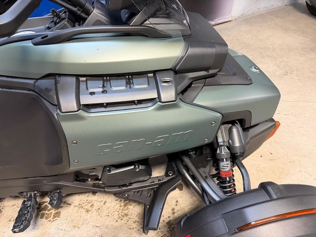 Can-Am CANYON REDROCK  2025 à Charlemagne, Québec - 4 - w1024h768px