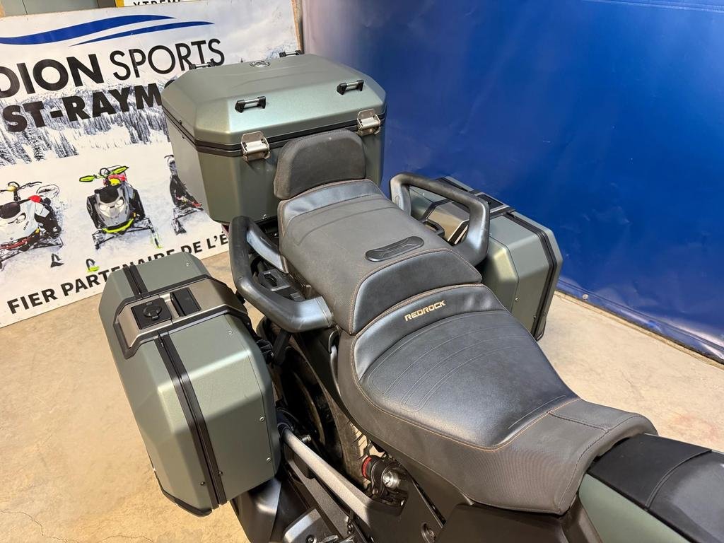 Can-Am CANYON REDROCK  2025 à Charlemagne, Québec - 5 - w1024h768px