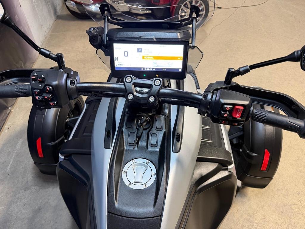 2025 Can-Am CANYON STANDARD in Charlemagne, Quebec - 7 - w1024h768px