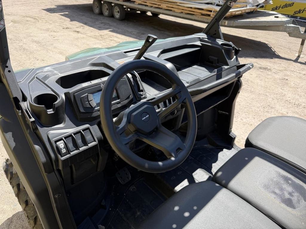 Can-Am DEFENDER 6X6 DPS HD10  2026 à Charlemagne, Québec - 7 - w1024h768px