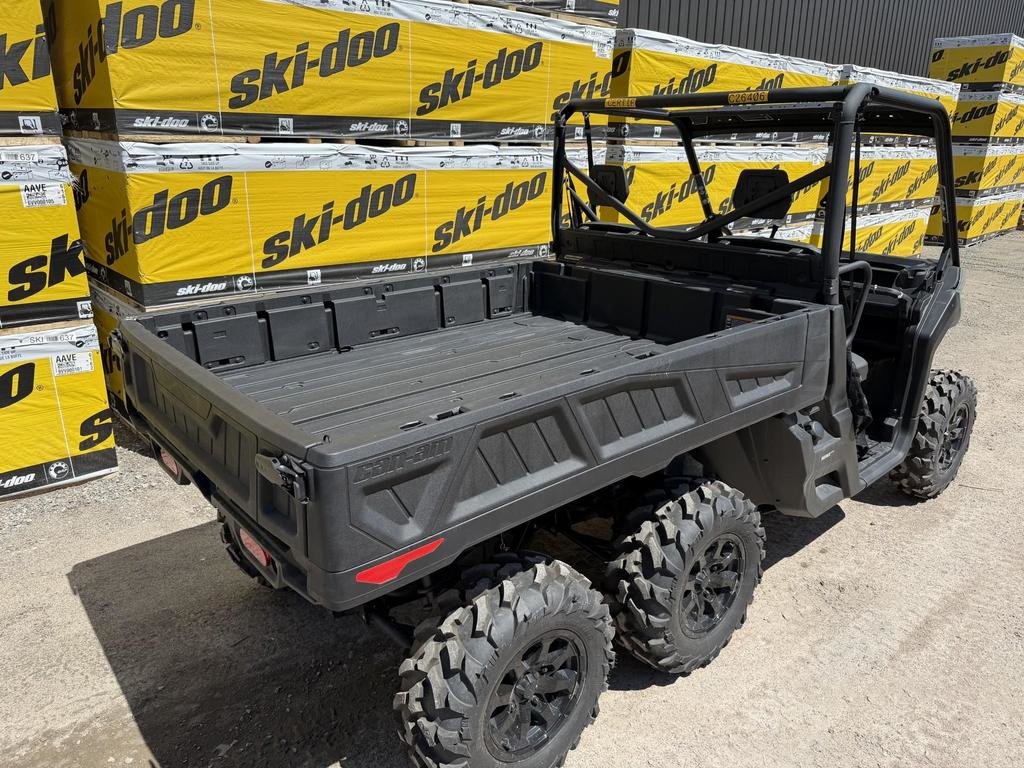 Can-Am DEFENDER 6X6 DPS HD10  2026 à Charlemagne, Québec - 6 - w1024h768px