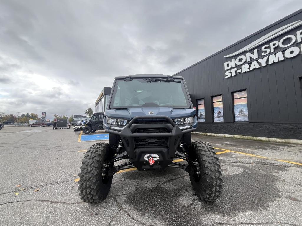 Can-Am DEFENDER 6X6 LIMITED CAB  2026 à Charlemagne, Québec - 2 - w1024h768px