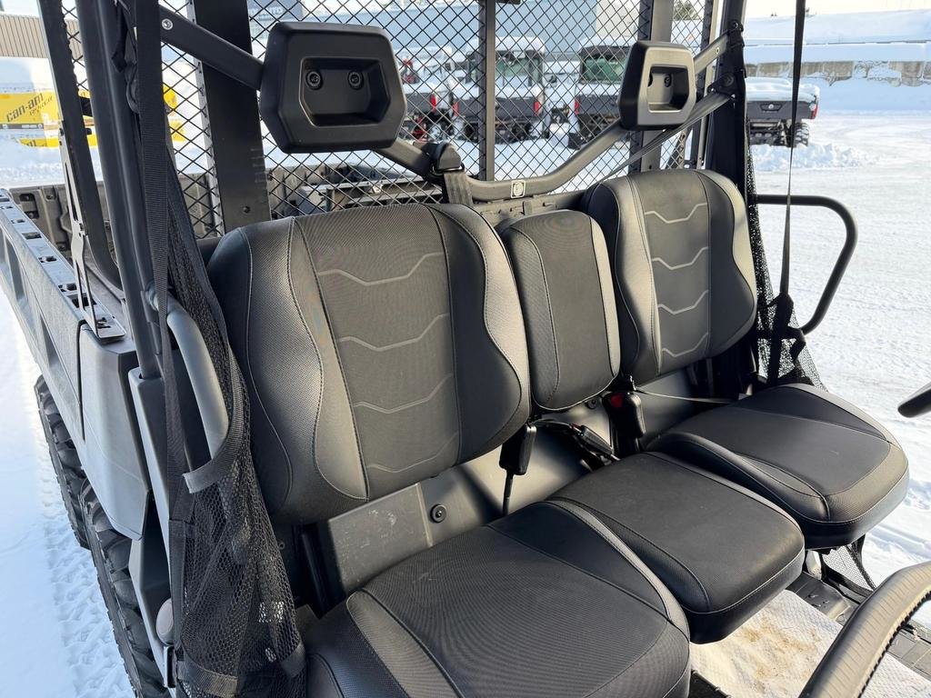 Can-Am DEFENDER 6X6 XT HD10  2024 à Charlemagne, Québec - 7 - w1024h768px