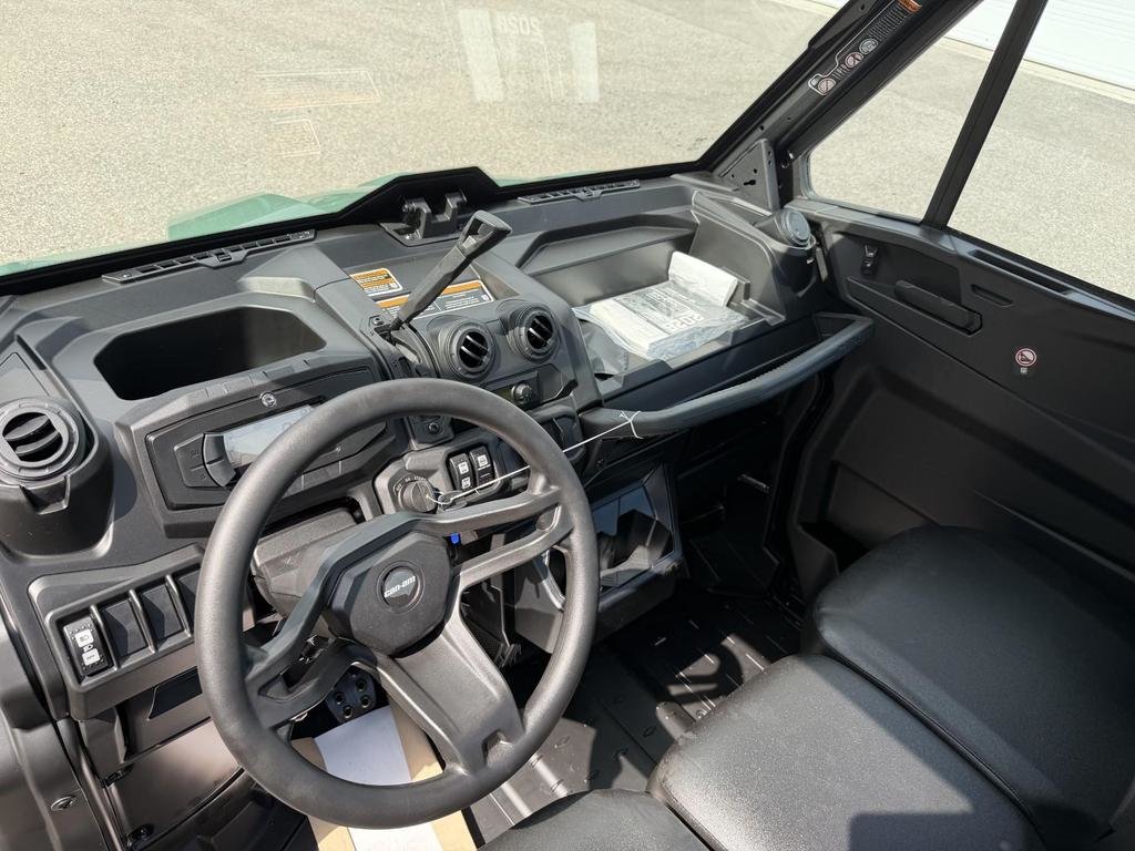 2026 Can-Am DEFENDER DPS CAB HD10 in Charlemagne, Quebec - 6 - w1024h768px