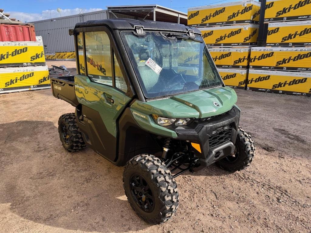 Can-Am DEFENDER DPS CAB HD9  2026 à Charlemagne, Québec - 5 - w1024h768px