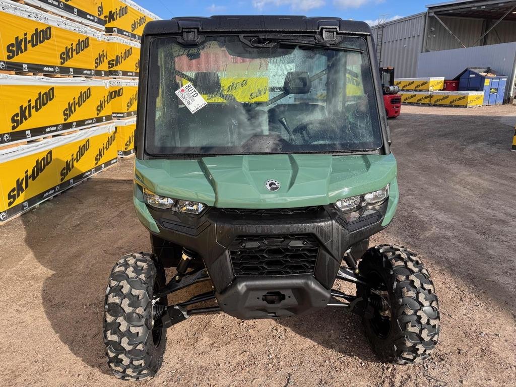 Can-Am DEFENDER DPS CAB HD9  2026 à Charlemagne, Québec - 4 - w1024h768px