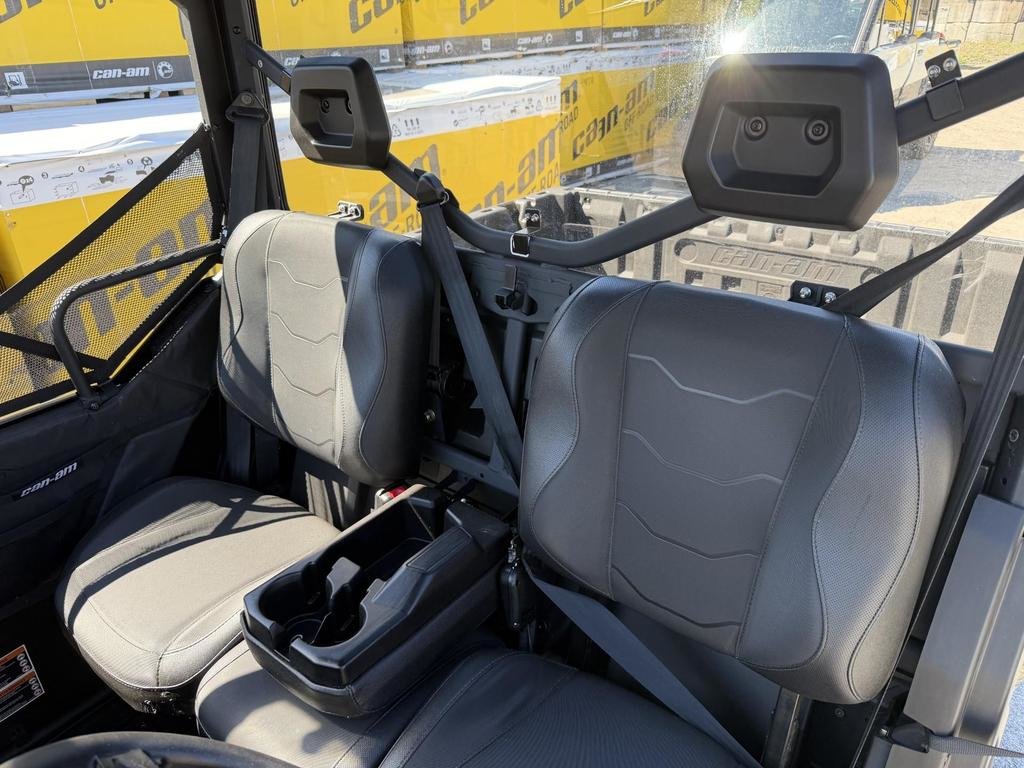 2023 Can-Am DEFENDER HD9 XT in Charlemagne, Quebec - 9 - w1024h768px