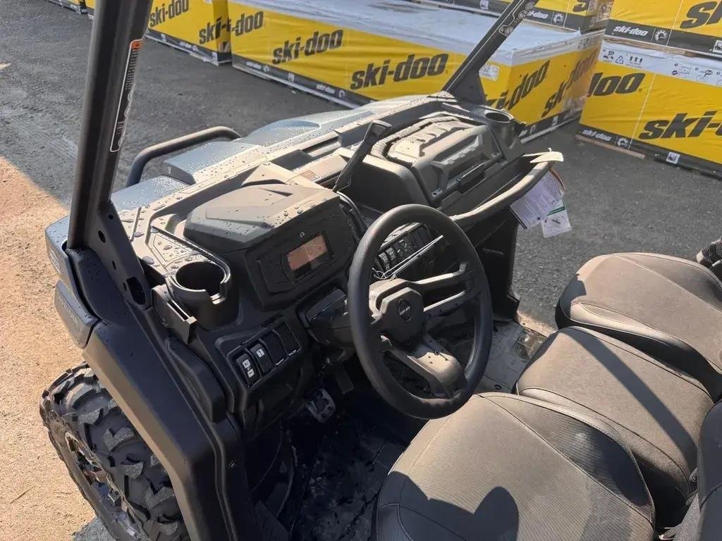 Can-Am DEFENDER HD9 XT  2026 à Charlemagne, Québec - 3 - w1024h768px