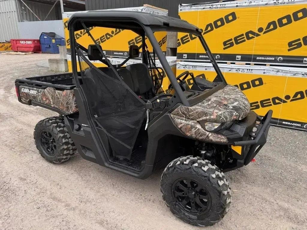 2026 Can-Am DEFENDER HD9 XT in Charlemagne, Quebec - 2 - w1024h768px