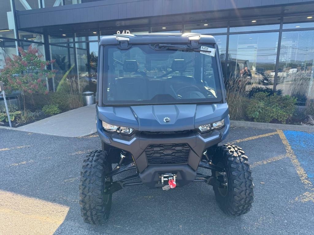 2025  Defender LIMITED CAB HD10 in Charlemagne, Quebec - 2 - w1024h768px