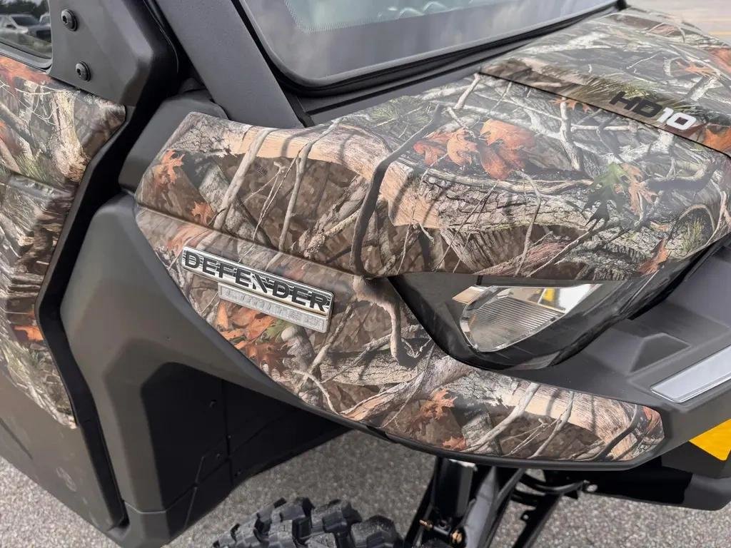 2025 Can-Am DEFENDER LIMITED CAB HD10 in Charlemagne, Quebec - 3 - w1024h768px