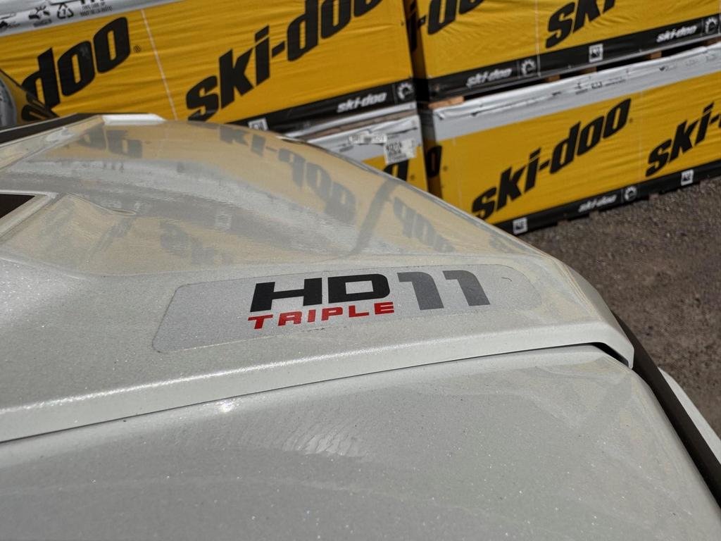 Can-Am DEFENDER LIMITED CAB HD11  2026 à Charlemagne, Québec - 9 - w1024h768px