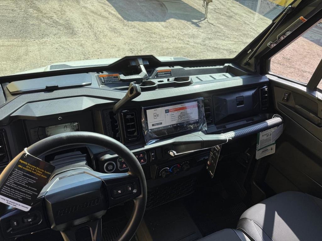 Can-Am DEFENDER LIMITED CAB HD11  2026 à Charlemagne, Québec - 4 - w1024h768px