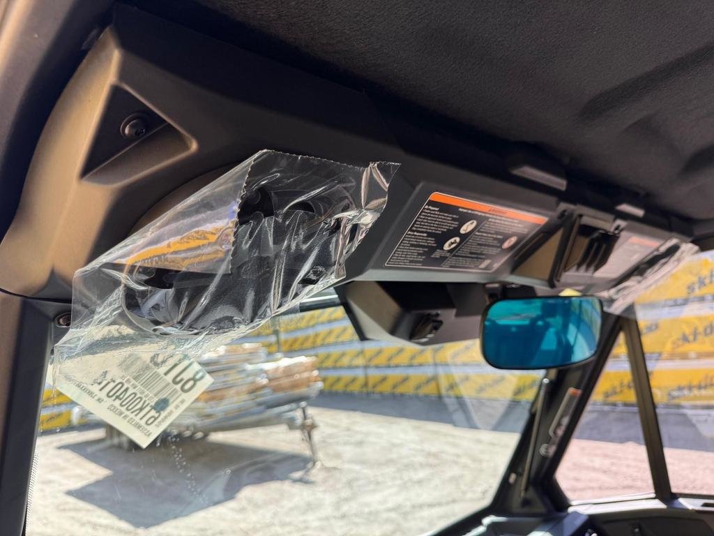 Can-Am DEFENDER LIMITED CAB HD11  2026 à Charlemagne, Québec - 5 - w1024h768px