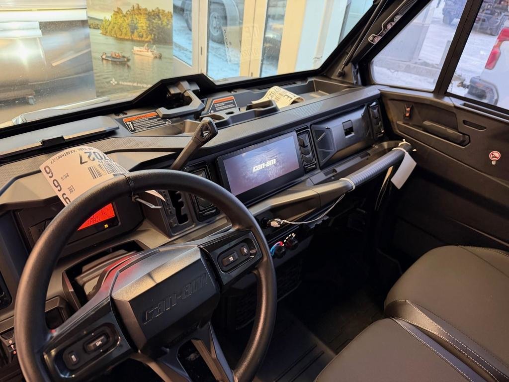 2026 Can-Am DEFENDER LIMITED CAB HD11 in Charlemagne, Quebec - 7 - w1024h768px