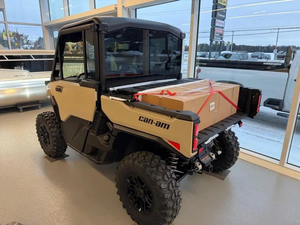 2026 Can-Am DEFENDER LIMITED CAB HD11 in Charlemagne, Quebec - 7 - w1024h768px