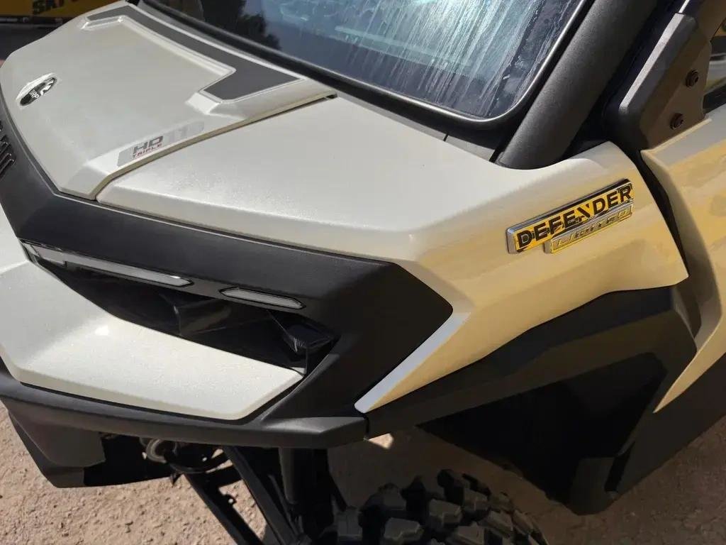 2026 Can-Am DEFENDER LIMITED CAB HD11 in Charlemagne, Quebec - 6 - w1024h768px