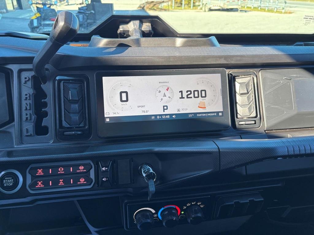 2026 Can-Am DEFENDER LIMITED CAB HD11 in Charlemagne, Quebec - 7 - w1024h768px