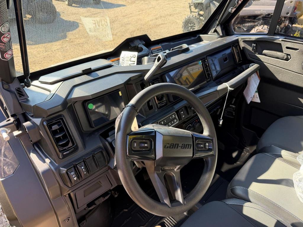 2027 Can-Am DEFENDER LIMITED CAB HD11 in Charlemagne, Quebec - 6 - w1024h768px