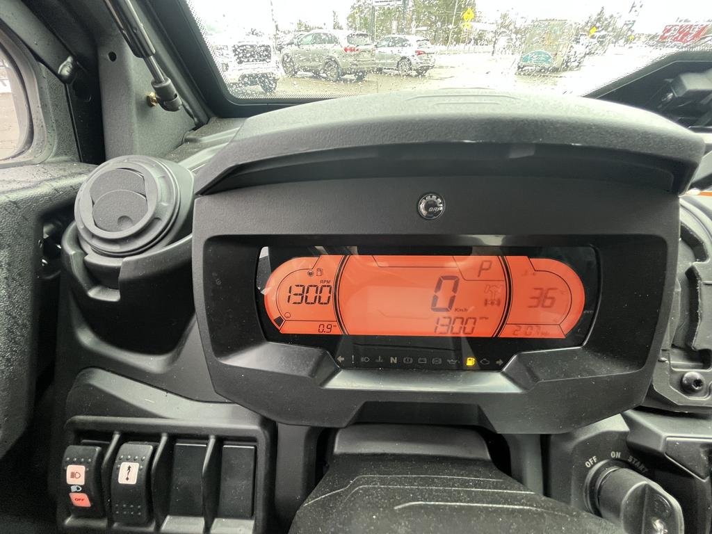 2025 Can-Am DEFENDER LTD CAB HD10 in Charlemagne, Quebec - 8 - w1024h768px