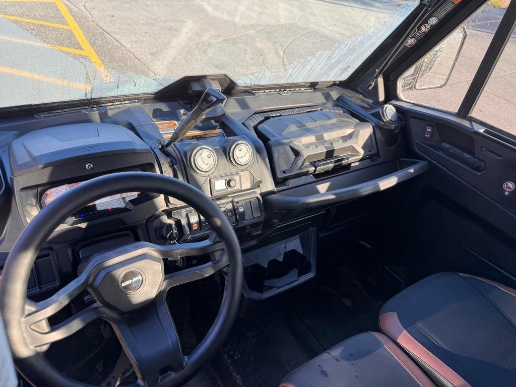 2024 Can-Am DEFENDER MAX LIMITED CAB HD10 in Charlemagne, Quebec - 8 - w1024h768px
