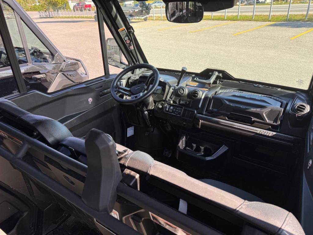 Can-Am Defender MAX LIMITED CAB HD10  2025 à Charlemagne, Québec - 5 - w1024h768px