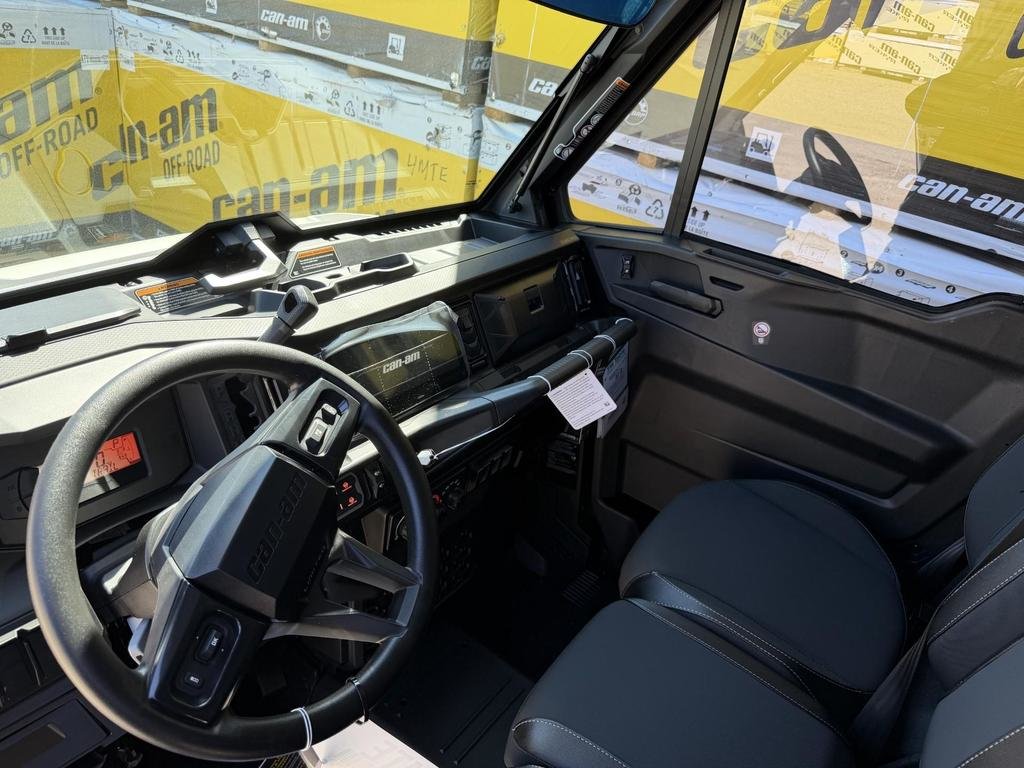 Can-Am DEFENDER MAX LIMITED CAB HD11  2026 à Charlemagne, Québec - 7 - w1024h768px