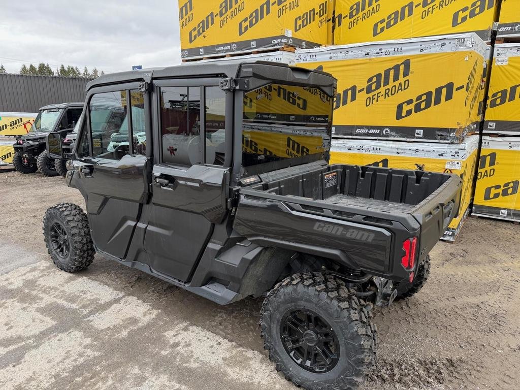 2025 Can-Am DEFENDER MAX LIMITED CAB LONE STAR in Charlemagne, Quebec - 6 - w1024h768px